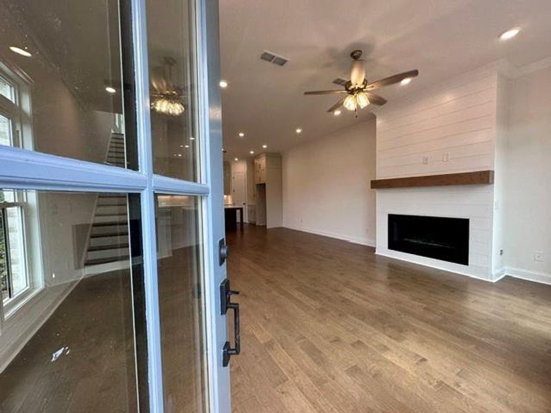 Spacious, unfurnished interior of a new home in Ward's Crossing Townhomes, Johns Creek (Image 25). Spacious, unfurnished interior of a new home in Ward's Crossing Townhomes, Johns Creek (Image 25).