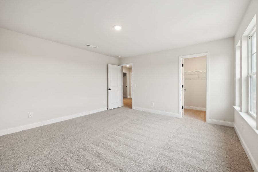 Spacious, unfurnished interior of a new home in Willow Landing, Mount Juliet (Image 42).