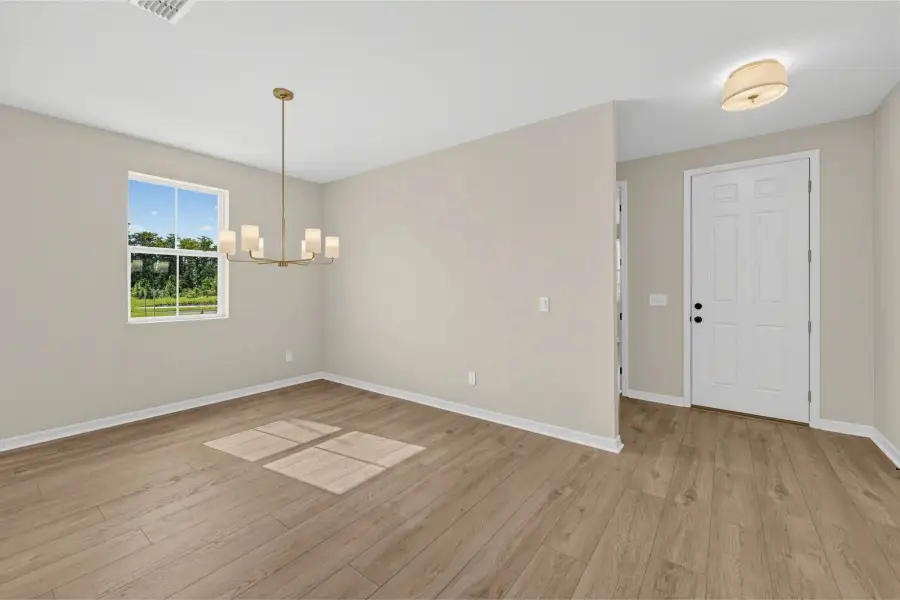 Spacious, unfurnished interior of a new home in Weslyn Park, St. Cloud (Image 17).