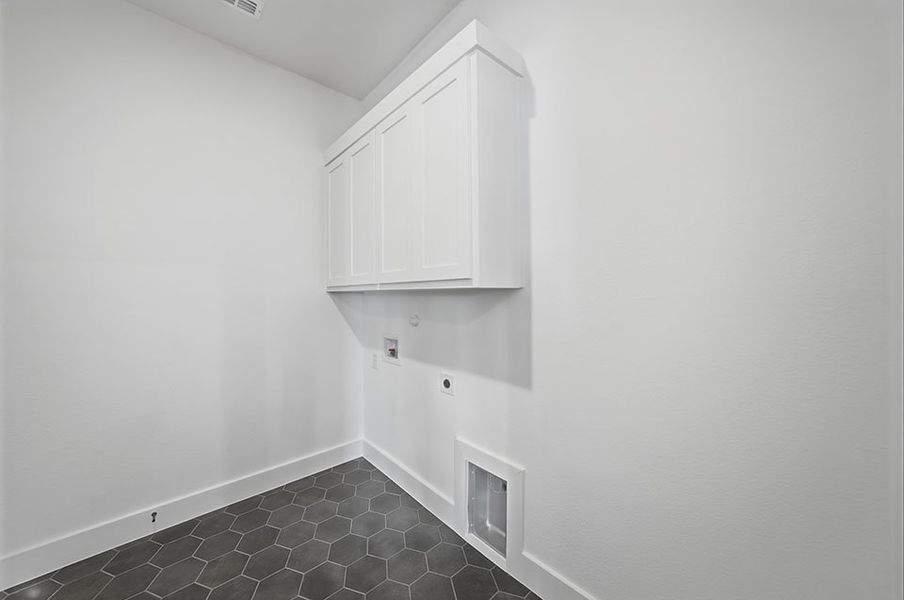 Spacious, unfurnished interior of a new home in Winding Creek, Rockwall (Image 33). Spacious, unfurnished interior of a new home in Winding Creek, Rockwall (Image 33).