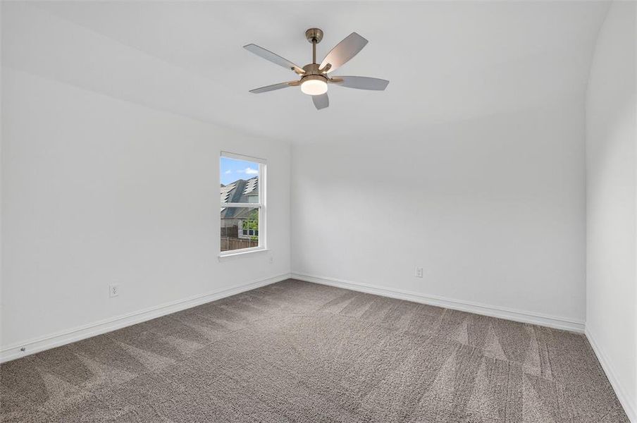 Spacious, unfurnished interior of a new home in Erwin Farms, McKinney (Image 24).