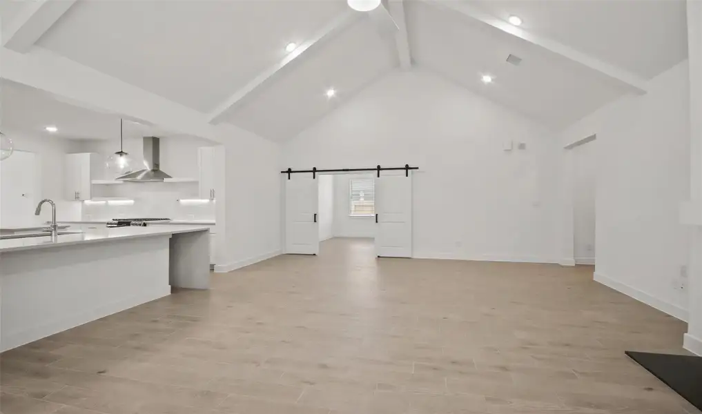 Impressive great room (*Photo not of actual home and used for illustration purposes only.)