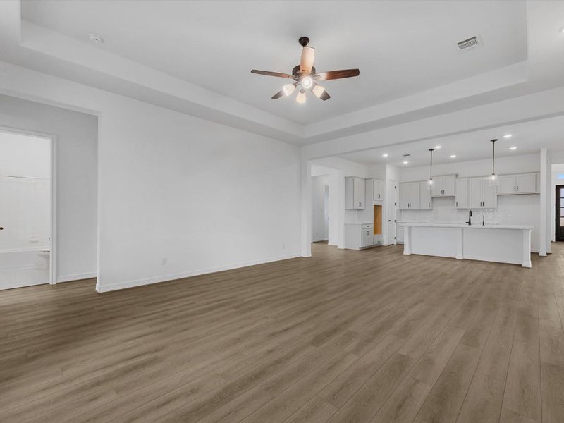 Spacious, unfurnished interior of a new home in Wildrye, Waller (Image 11).