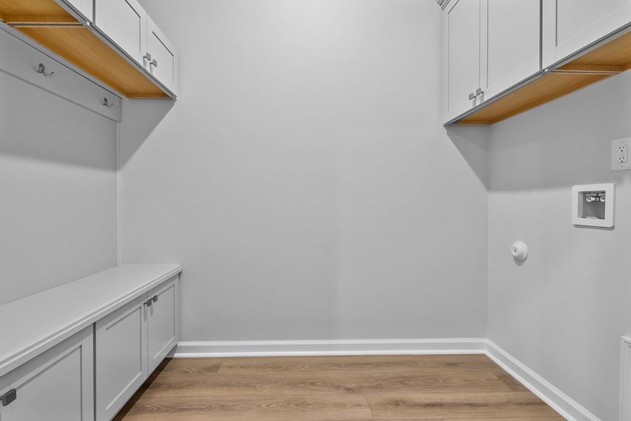 Spacious, unfurnished interior of a new home in Fieldstone, Lexington (Image 30).