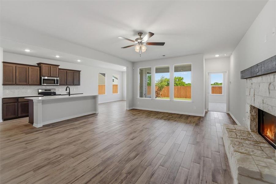 Spacious, unfurnished interior of a new home in Covenant Park, Springtown (Image 25).
