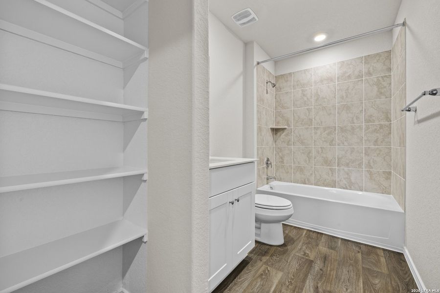 Furnished interior view inside a new home in Winding Creek, New Braunfels (Image 5).