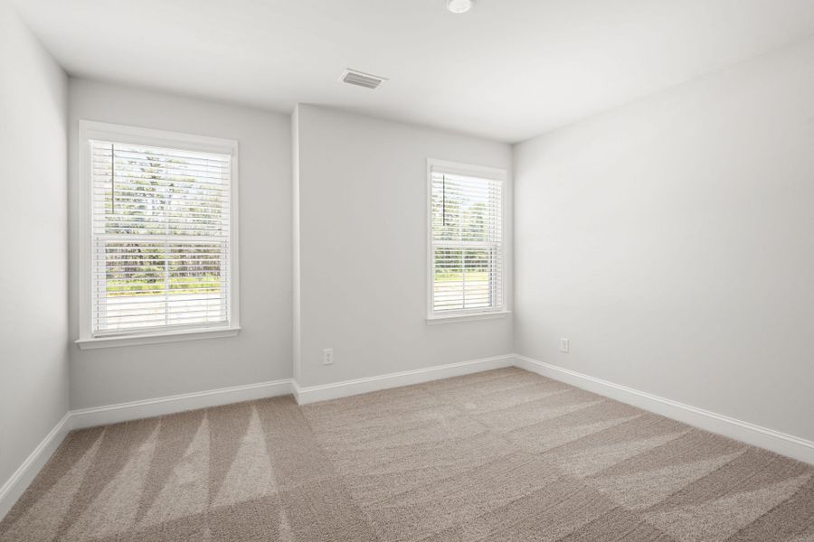 Spacious, unfurnished interior of a new home in Waterways, Richmond Hill (Image 26).
