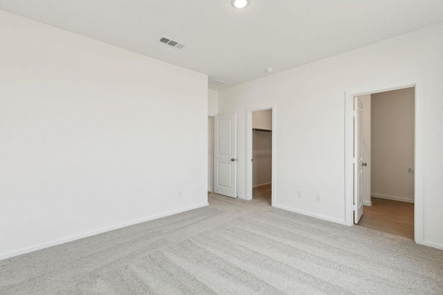 Spacious, unfurnished interior of a new home in River Ranch, Dayton (Image 25).