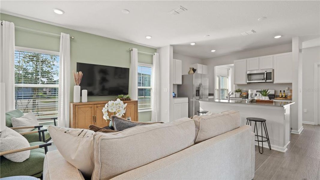 Furnished interior view inside a new home in , Orlando (Image 17).
