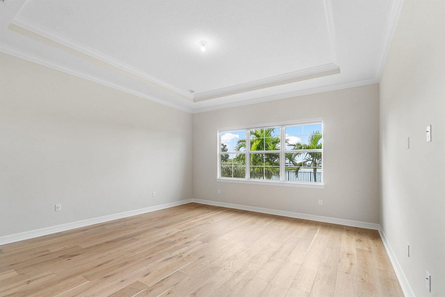 Spacious, unfurnished interior of a new home in , Palm Beach Gardens (Image 12).