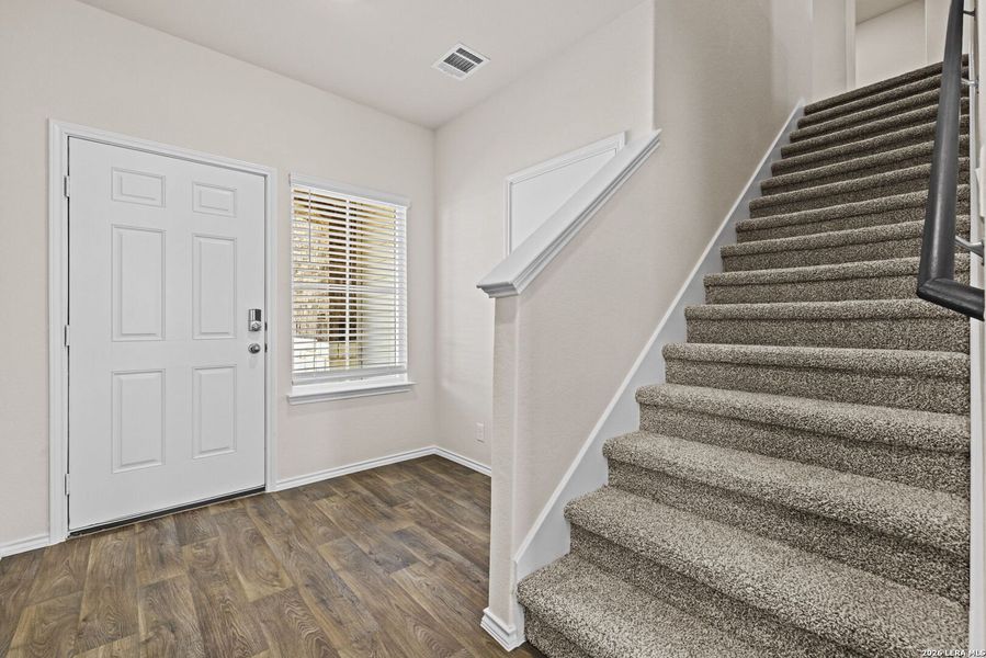 Spacious, unfurnished interior of a new home in Redbird Ranch, San Antonio (Image 19).