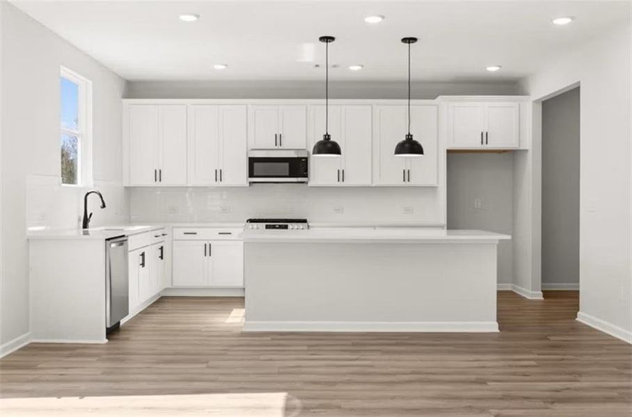 Furnished interior view inside a new home in Cedar Farms, Winder (Image 7).