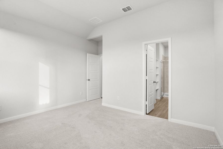 Spacious, unfurnished interior of a new home in Katzer Ranch, Converse (Image 27).
