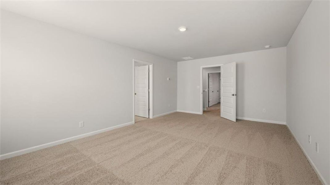 Spacious, unfurnished interior of a new home in Teamon Pointe, Griffin (Image 20).