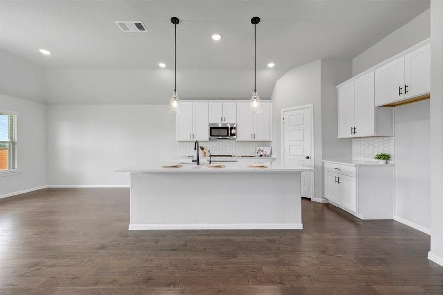 Furnished interior view inside a new home in Sanderos, Fort Worth (Image 8).