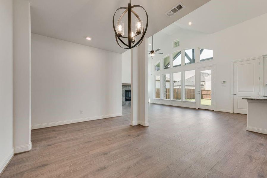 Spacious, unfurnished interior of a new home in Edgewater, Fate (Image 15).