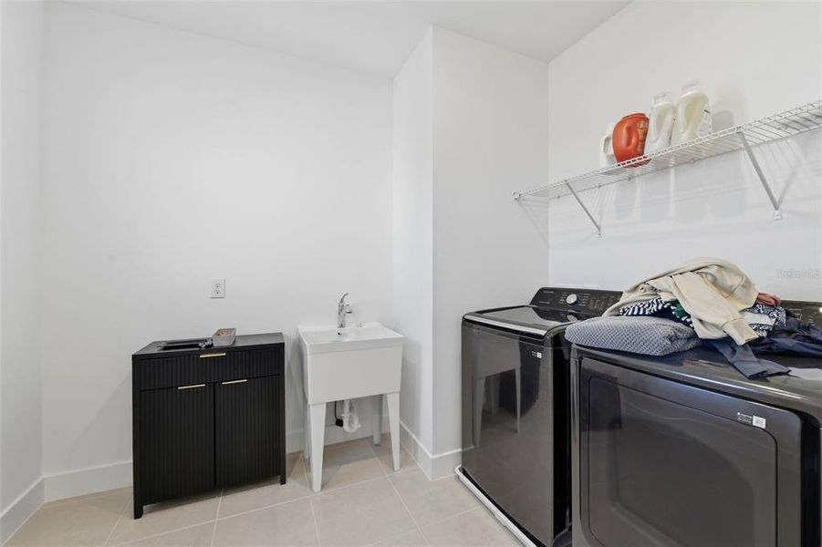 Furnished interior view inside a new home in Waterset, Apollo Beach (Image 31).