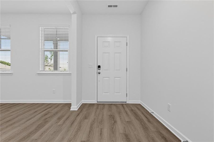 Spacious, unfurnished interior of a new home in , Bethlehem (Image 9).