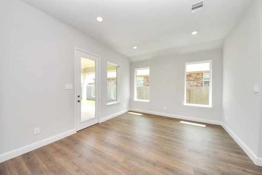 Spacious, unfurnished interior of a new home in ARTAVIA: Hilltop Collection, Conroe (Image 38). Spacious, unfurnished interior of a new home in ARTAVIA: Hilltop Collection, Conroe (Image 38).