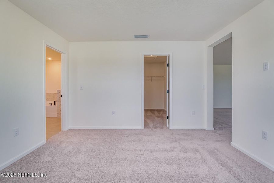 Spacious, unfurnished interior of a new home in Copper Ridge, Jacksonville (Image 23).