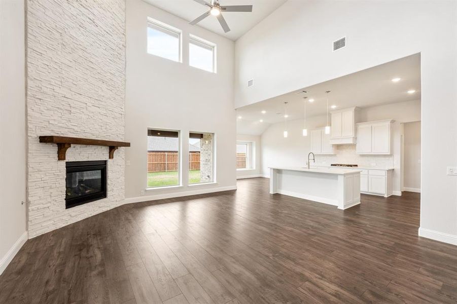 Spacious, unfurnished interior of a new home in Addison Hills, Cedar Hill (Image 28).