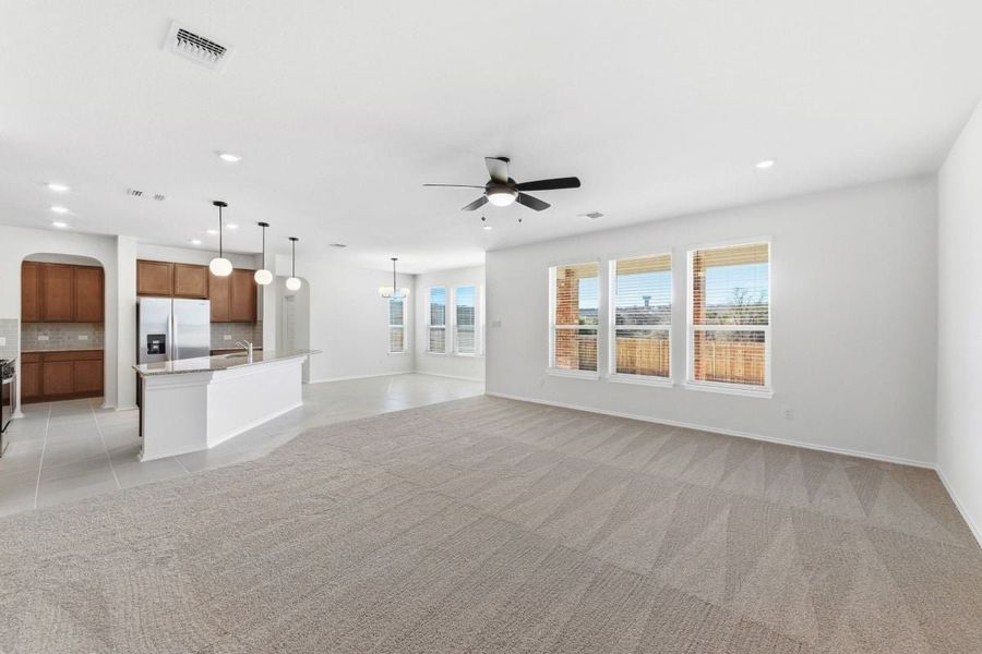 Spacious, unfurnished interior of a new home in River Bluff, Leander (Image 6).