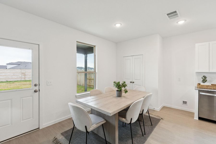 Furnished interior view inside a new home in River Ranch, Dayton (Image 14).