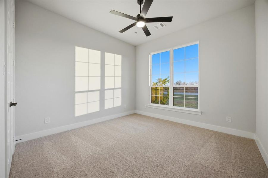 Spacious, unfurnished interior of a new home in Waterfall Ranch - 1 Acre Lots, Waxahachie (Image 29). Spacious, unfurnished interior of a new home in Waterfall Ranch - 1 Acre Lots, Waxahachie (Image 29).