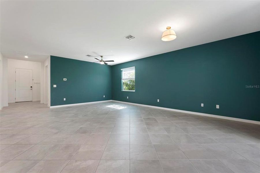 Spacious, unfurnished interior of a new home in , Venice (Image 30).