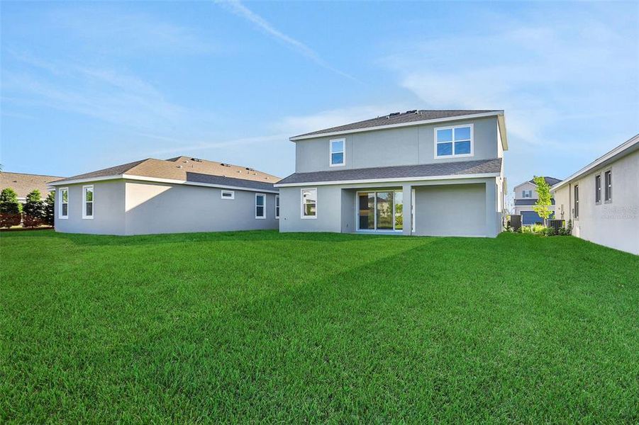 Exterior details and patio area of a home in Turnleaf, Punta Gorda (Image 30).