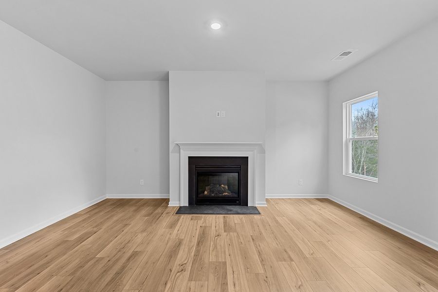 Spacious, unfurnished interior of a new home in Bell West, Kernersville (Image 19).