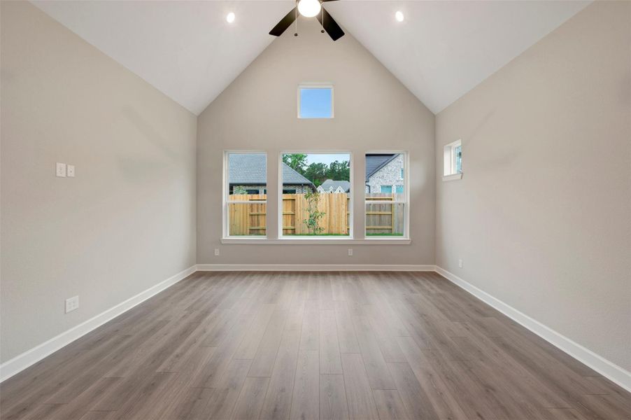 Spacious, unfurnished interior of a new home in ARTAVIA - Parkview Collection, Conroe (Image 21).