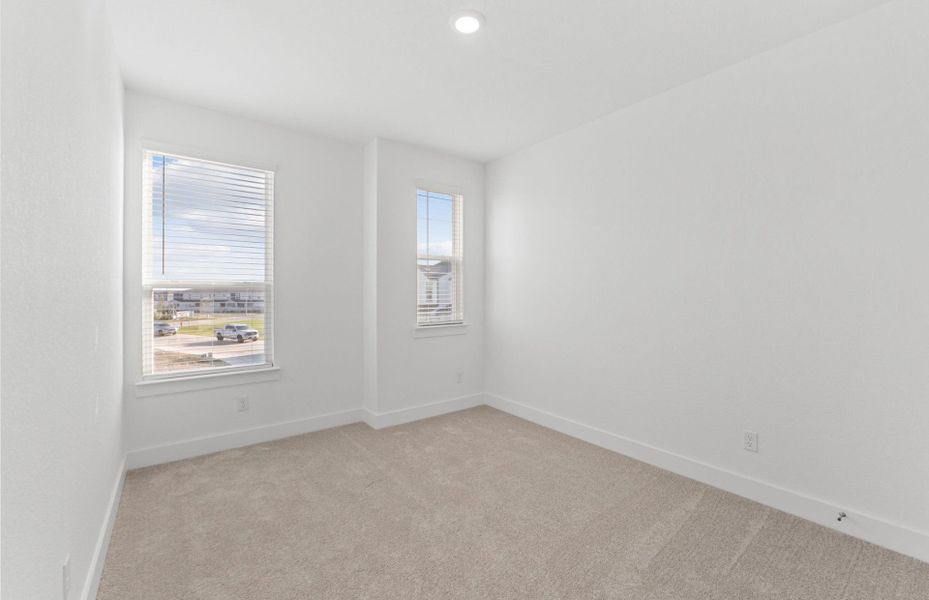 Spacious, unfurnished interior of a new home in Northpoint at Old Settlers, Round Rock (Image 25).