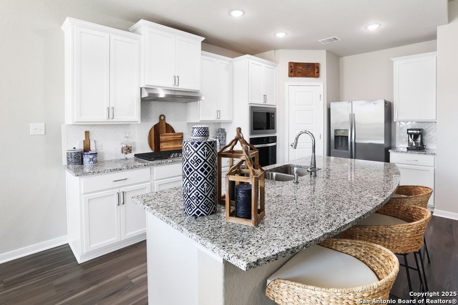 Furnished interior view inside a new home in Buffalo Crossing, Cibolo (Image 16). Furnished interior view inside a new home in Buffalo Crossing, Cibolo (Image 16).