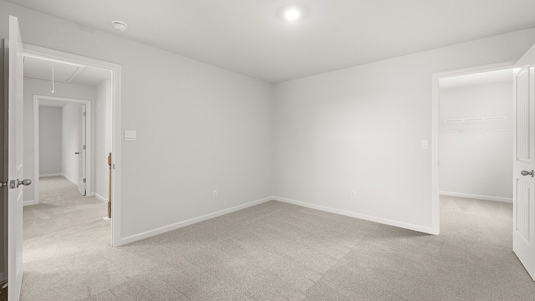 Representative unfurnished interior of a home built from the LYNNBROOK by D.R. Horton in Hamptons at Riverwood East, Dallas (Image 28).