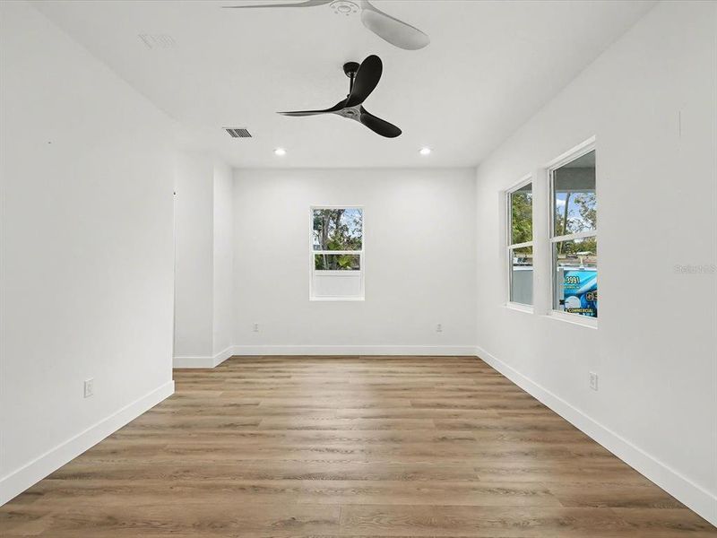 Spacious, unfurnished interior of a new home in , St. Petersburg (Image 59).