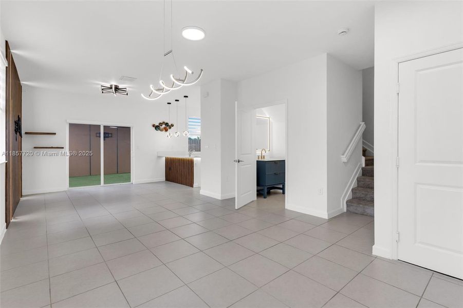 Spacious, unfurnished interior of a new home in , Miami (Image 15).