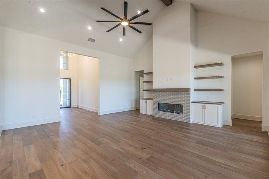 Spacious, unfurnished interior of a new home in , Northlake (Image 32).