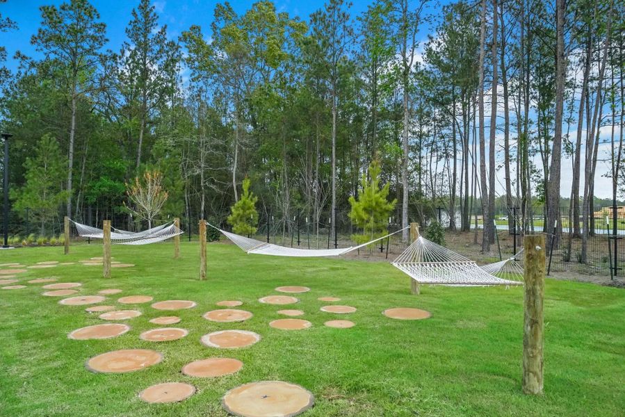 Community amenities in Mavera, Conroe (Image 26).