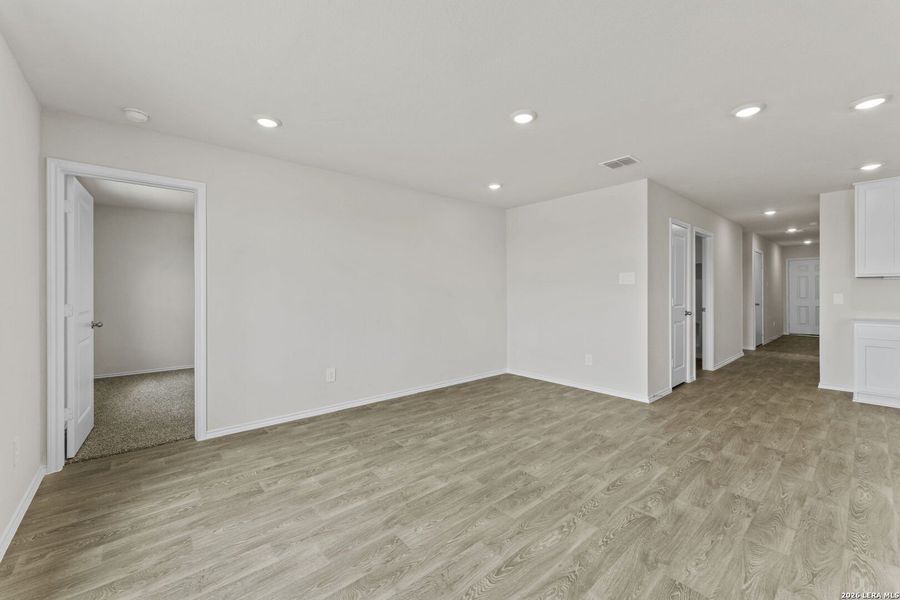 Spacious, unfurnished interior of a new home in Swenson Heights, Seguin (Image 17).