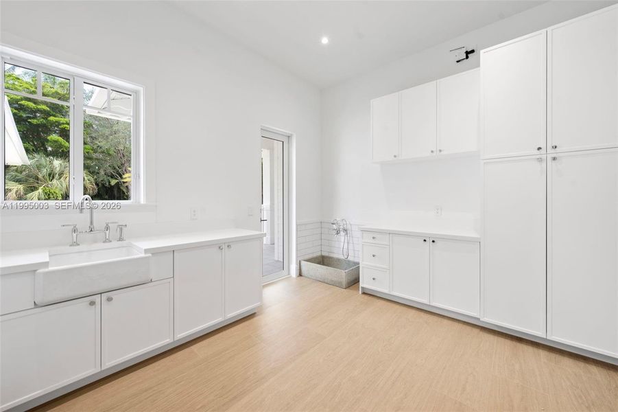 Furnished interior view inside a new home in , Pinecrest (Image 8).