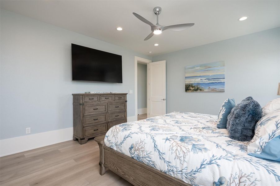 Furnished interior view inside a new home in , Bolivar Peninsula (Image 27).