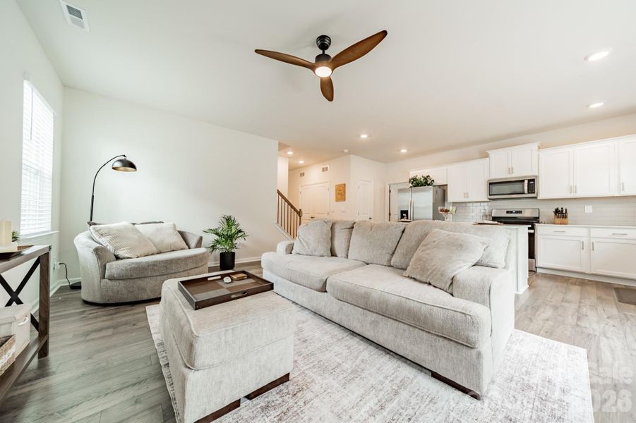 Open concept living! Open concept living!