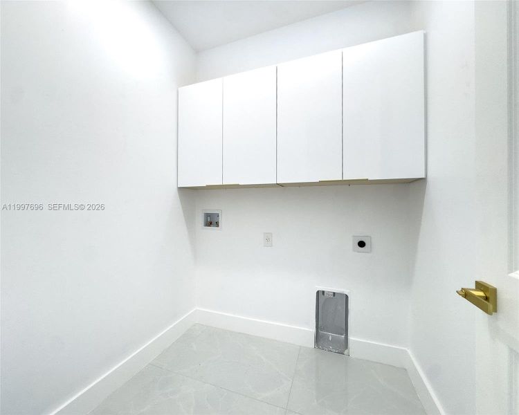 Spacious, unfurnished interior of a new home in , Lehigh Acres (Image 20). Spacious, unfurnished interior of a new home in , Lehigh Acres (Image 20).