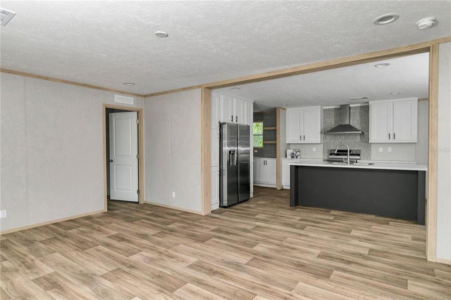 Spacious, unfurnished interior of a new home in , Williston (Image 19).