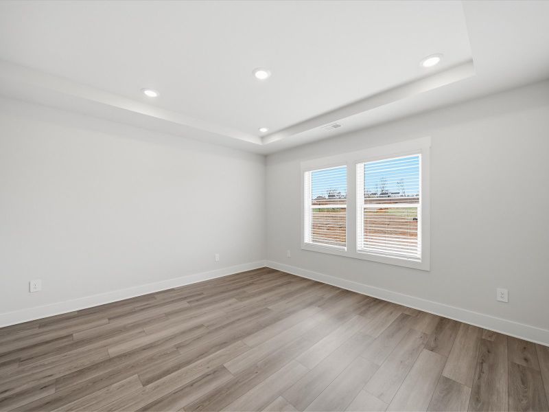 Spacious, unfurnished interior of a new home in Ashby Woods, Boiling Springs (Image 13).