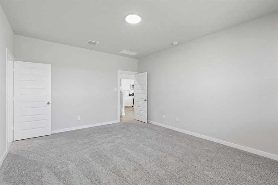 Spacious, unfurnished interior of a new home in Lone Oak, Alvarado (Image 27). Spacious, unfurnished interior of a new home in Lone Oak, Alvarado (Image 27).