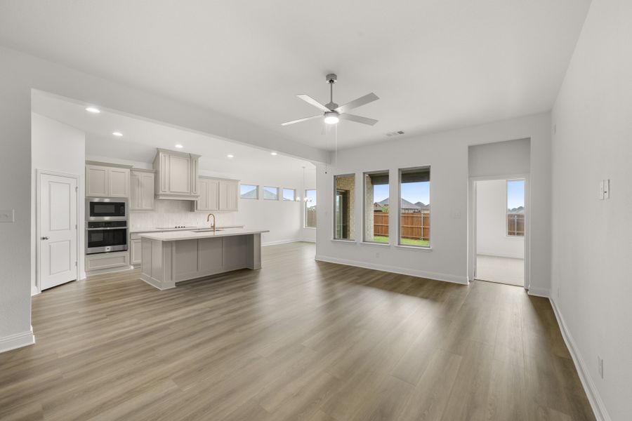 Spacious, unfurnished interior of a new home in Vista Point, Grandview (Image 19).