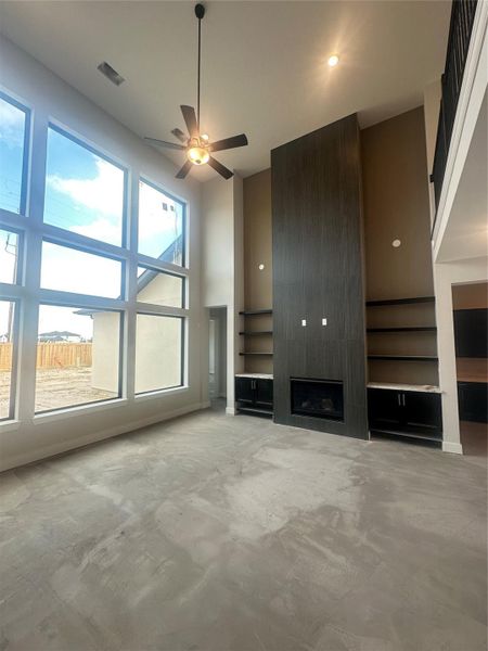 Spacious, unfurnished interior of a new home in , Cypress (Image 5).