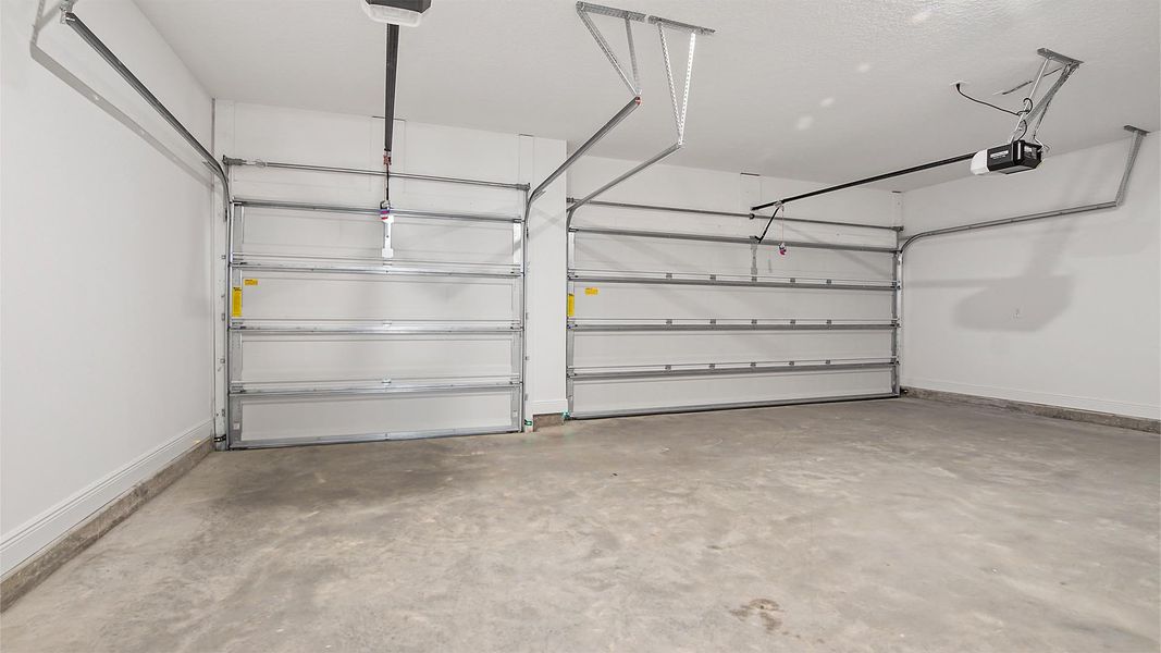 Spacious, unfurnished interior of a new home in Owl's Head Farms, Freeport (Image 29).